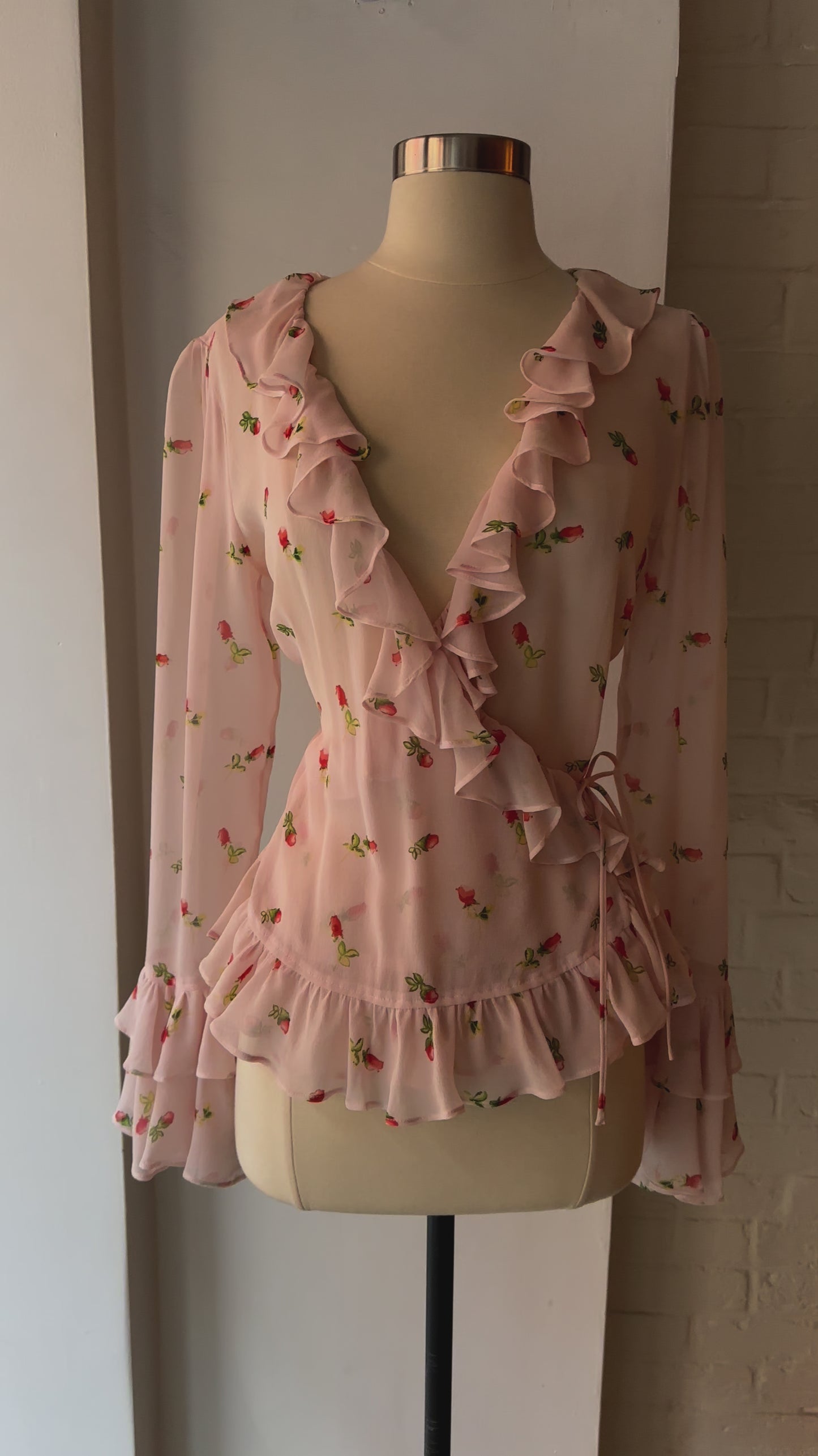 Load and play video in Gallery viewer, Vintage 90s Rosebud Silk Chiffon Wrap Blouse
