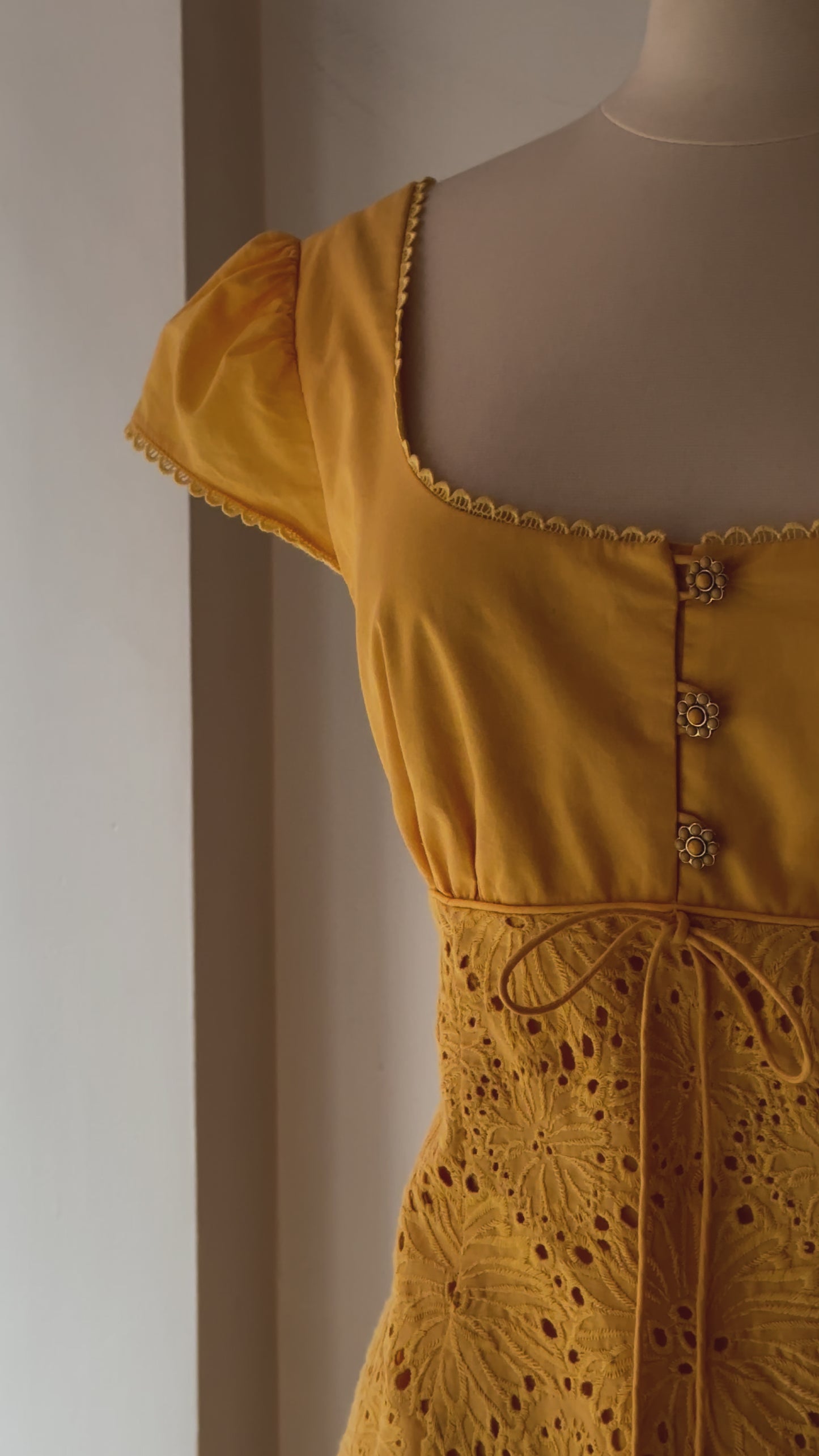 Load and play video in Gallery viewer, Vintage Y2K Daffodil Eyelet Babydoll Dress
