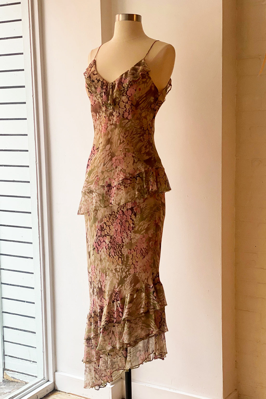Load image into Gallery viewer, Vintage Y2K Silk Floral Asymmetric Cami &amp;amp; Skirt Set
