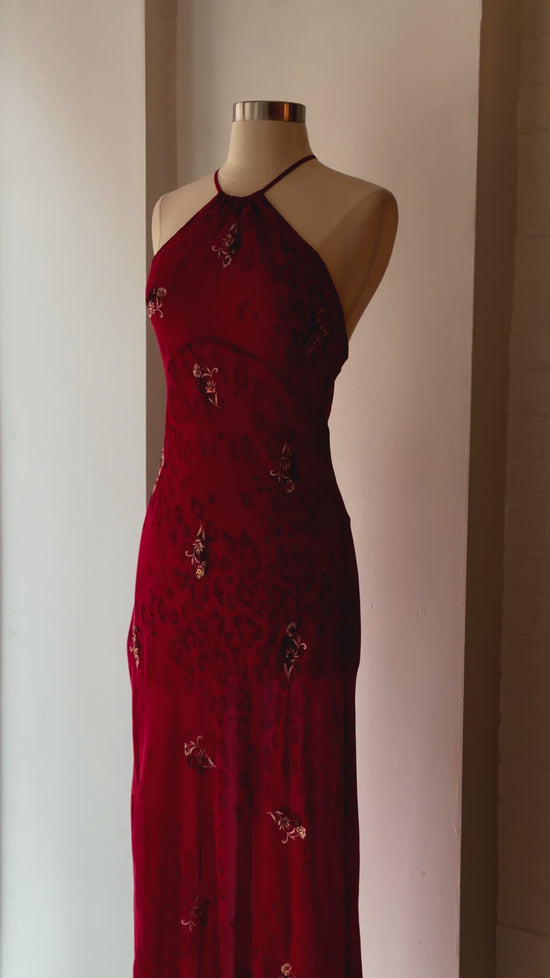 Load and play video in Gallery viewer, Vintage 2000 Deadstock Rare Victoria&amp;#39;s Secret Red Silk Embroidered Dress w/ Hanger
