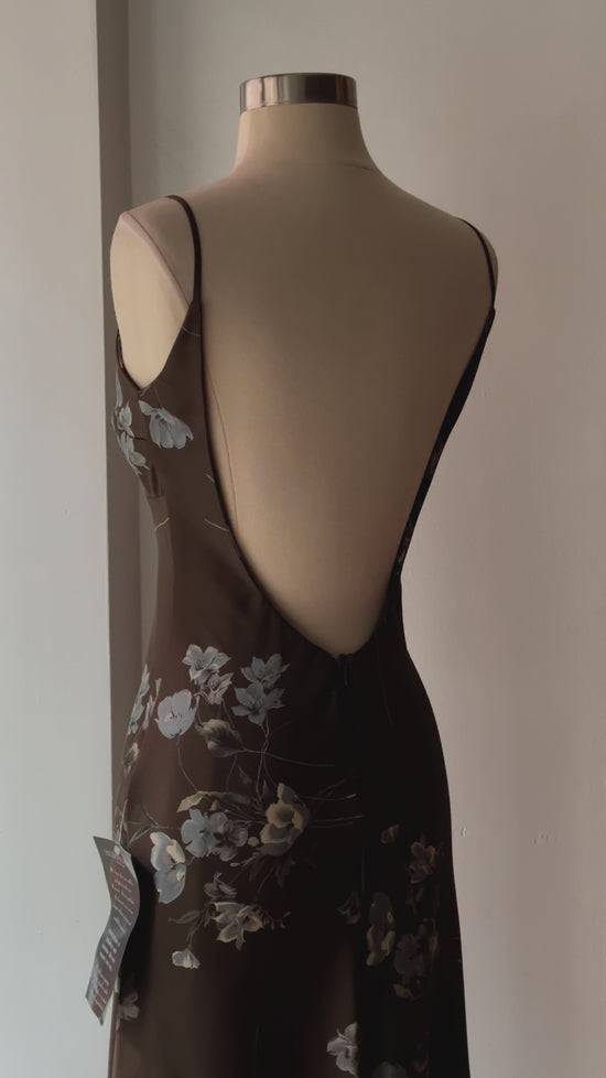 Load and play video in Gallery viewer, Vintage 90s Deadstock Victoria&amp;#39;s Secret Olive Satin Backless Floral Slip Dress
