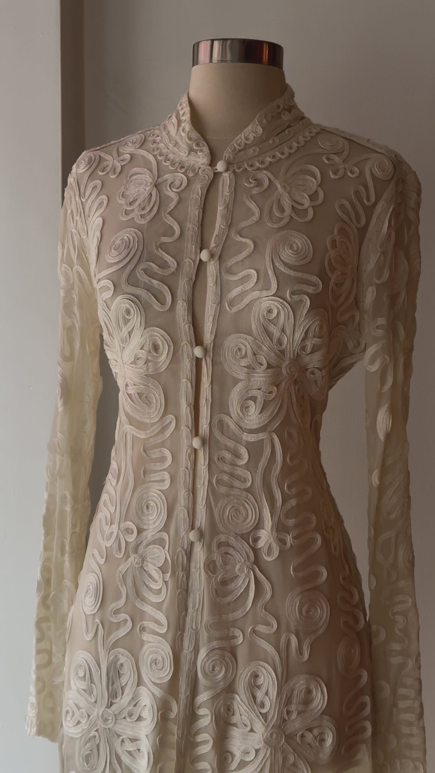 Load and play video in Gallery viewer, Vintage 90s White Soutache Jacket
