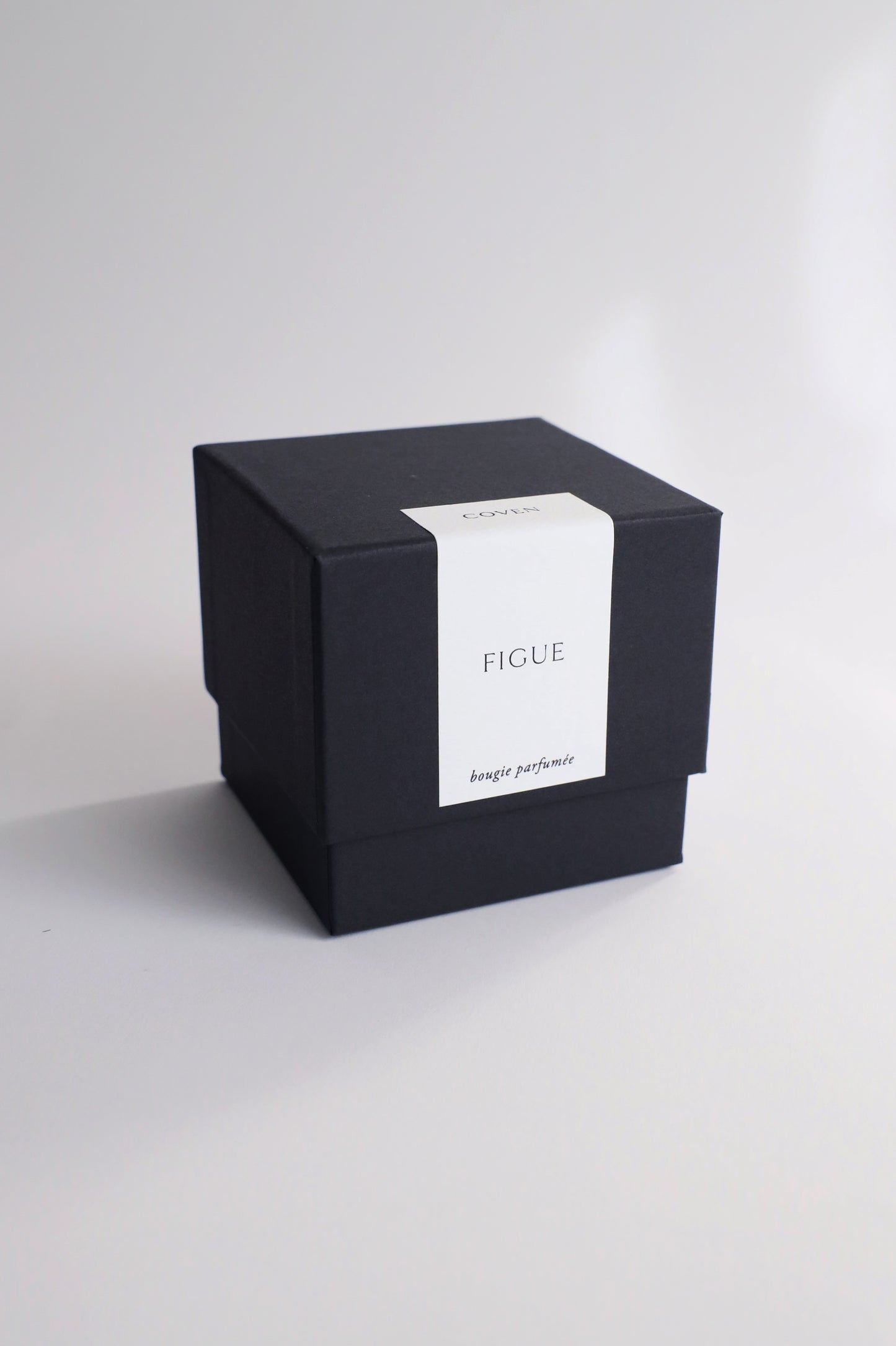 Load image into Gallery viewer, Coven Figue Candle - Luscious Black Fig
