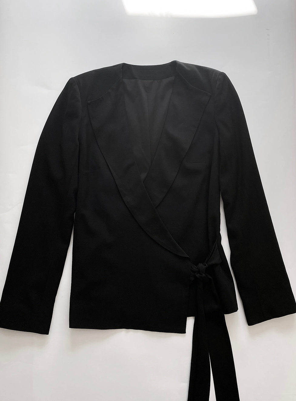 Load image into Gallery viewer, Vintage Wrap Tuxedo Blazer
